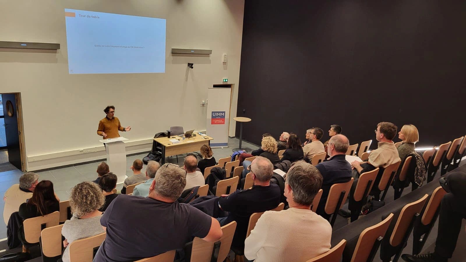 Discussion stratégique sur l'intégration de l'IA